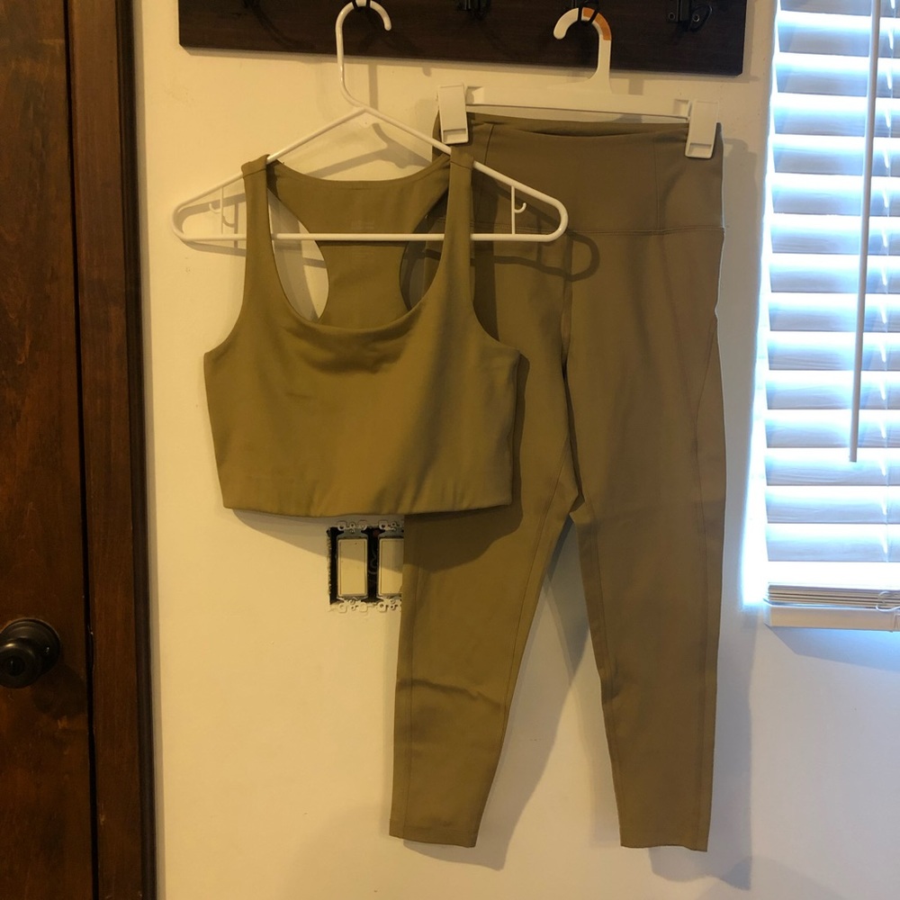 Girlfriend collective set